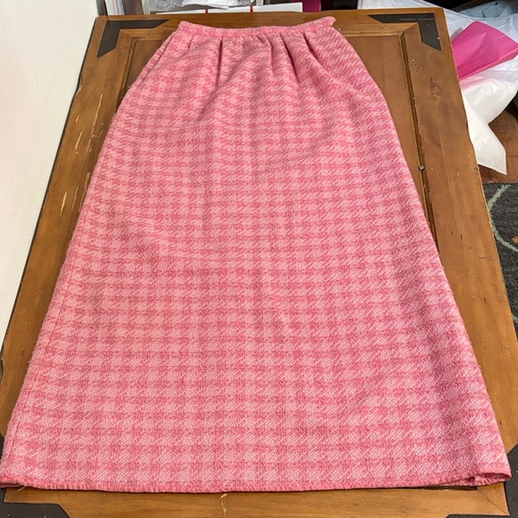 Bergdorf Goodman Dresses & Skirts - Bergdorf Goodman Pink Houndstooth Women's Skirt Size Small